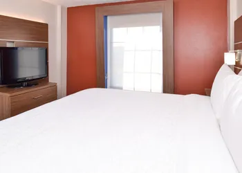 Holiday Inn Express Towson - Baltimore North by IHG hotel thumbnail 3
