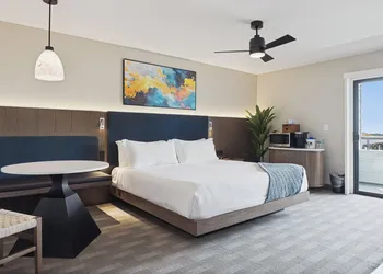456 Embarcadero Inn & Suites hotel thumbnail 4