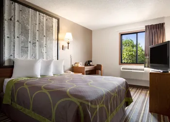 Super 8 by Wyndham Westminster Denver North hotel thumbnail 4