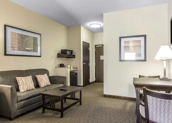 Comfort Inn & Suites Oklahoma City West - I-40 hotel thumbnail 4