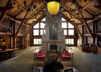 Hope Lake Lodge & Indoor Waterpark hotel thumbnail 2