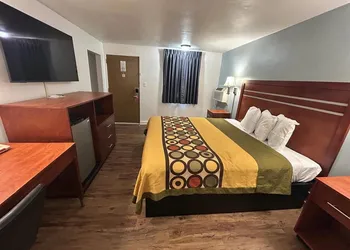 Econo Lodge Palmyra - Hershey hotel thumbnail 2