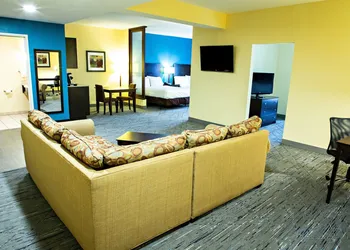 Holiday Inn Express Hotel & Suites Harrisburg West by IHG hotel thumbnail 4