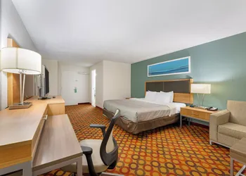 Quality Inn Enola - Harrisburg hotel thumbnail 7