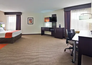 Holiday Inn Express Harrisburg I-81 – Hershey by IHG hotel thumbnail 4