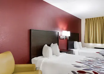 Red Roof Inn York Downtown hotel thumbnail 6