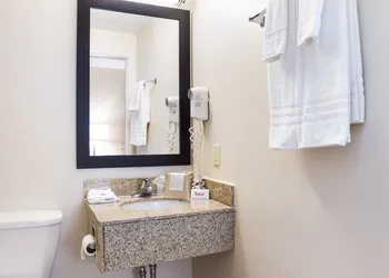 Red Roof Inn York Downtown hotel thumbnail 7