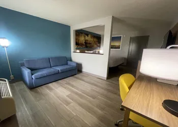 Days Inn & Suites by Wyndham York hotel thumbnail 7
