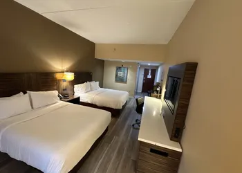 Ramada by Wyndham Harrisburg/Hershey Area hotel thumbnail 7