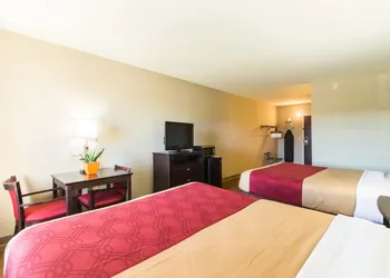 Econo Lodge Harrisburg - Southwest of Hershey Area hotel thumbnail 6