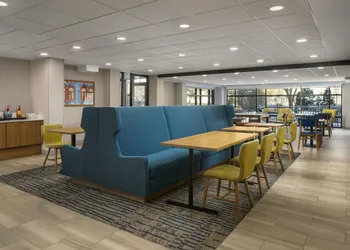 Hampton Inn by Hilton York hotel thumbnail 2