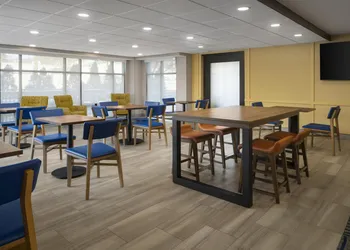 Hampton Inn by Hilton York hotel thumbnail 3