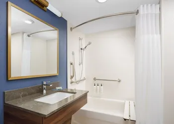 Fairfield Inn & Suites Harrisburg Hershey hotel thumbnail 4