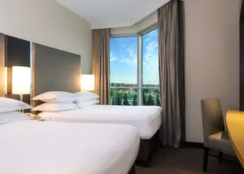 Hilton Toronto/Markham Suites Conference Centre & Spa hotel thumbnail 4