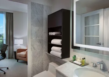 Hilton Toronto/Markham Suites Conference Centre & Spa hotel thumbnail 7