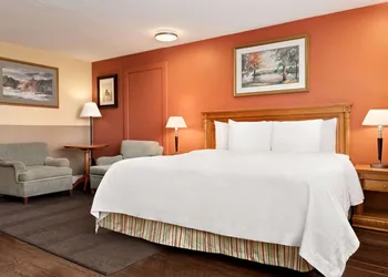 Travelodge by Wyndham Richmond Hill hotel thumbnail 8