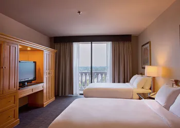 DoubleTree Suites by Hilton Hotel McAllen hotel thumbnail 8