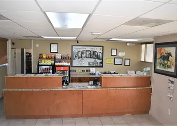 Super 8 by Wyndham Ocala I-75 hotel thumbnail 2