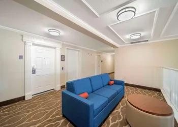Comfort Suites Red Bluff near I-5 hotel thumbnail 6