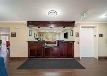Comfort Suites Red Bluff near I-5 hotel thumbnail 4