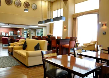 Hampton Inn & Suites Red Bluff hotel thumbnail 4
