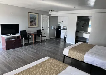 Travelodge by Wyndham Redding CA hotel thumbnail 4