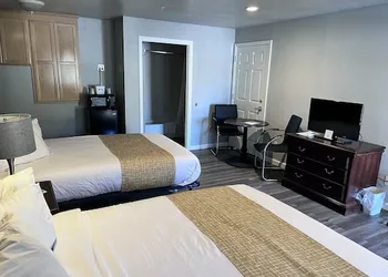 Travelodge by Wyndham Redding CA hotel thumbnail 5