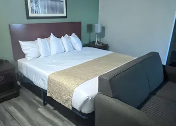 Travelodge by Wyndham Redding CA hotel thumbnail 8