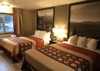 Super 8 by Wyndham Redding hotel thumbnail 3