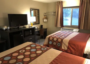 Super 8 by Wyndham Redding hotel thumbnail 7