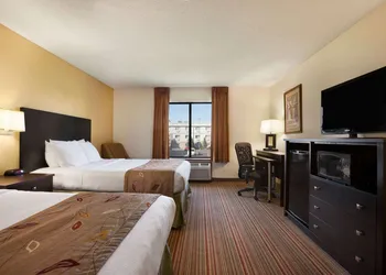 Ramada by Wyndham Wisconsin Dells hotel thumbnail 5