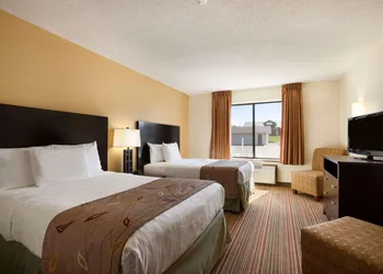 Ramada by Wyndham Wisconsin Dells hotel thumbnail 8