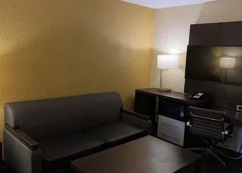 Hotel Flamingo Inn & Suites Vero Beach I-95 hotel thumbnail 8