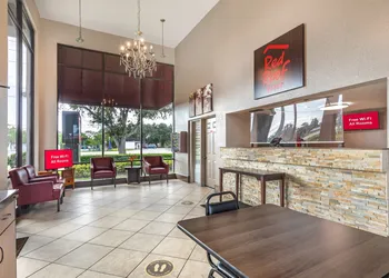 Red Roof Inn Ft Pierce hotel thumbnail 3