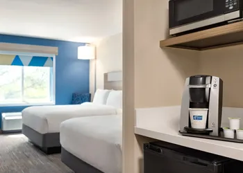 Holiday Inn Express Hotel & Suites Fort Pierce West by IHG hotel thumbnail 8