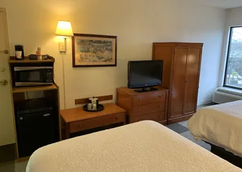 Comfort Inn & Suites Mt. Holly - Westampton hotel thumbnail 8