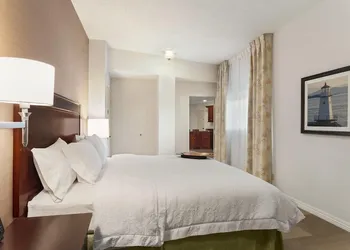 Hampton Inn Colchester hotel thumbnail 7