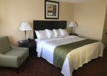 Quality Inn Shelburne - Burlington hotel thumbnail 8