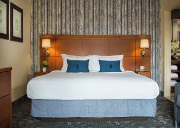 Courtyard Marriott Burlington Harbor hotel thumbnail 4