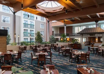DoubleTree by Hilton Burlington Vermont hotel thumbnail 2