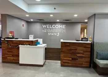 Hampton Inn East Windsor hotel thumbnail 4