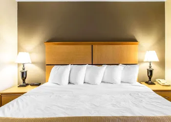 Quality Inn & Suites Silverthorne - Copper Mountain hotel thumbnail 8