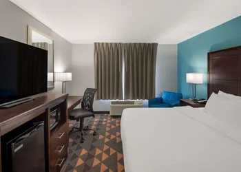 Clarion Pointe Indianapolis Northeast hotel thumbnail 7