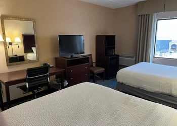 Days Inn by Wyndham Duluth Lakewalk hotel thumbnail 4