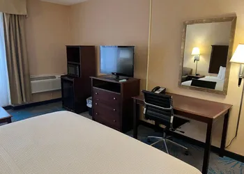 Days Inn by Wyndham Duluth Lakewalk hotel thumbnail 7