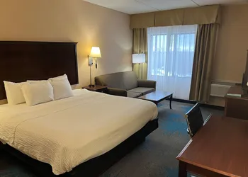 Days Inn by Wyndham Duluth Lakewalk hotel thumbnail 8