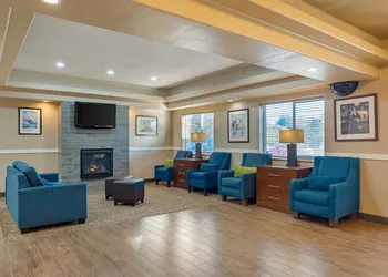Comfort Inn & Suites Ocean Shores hotel thumbnail 3