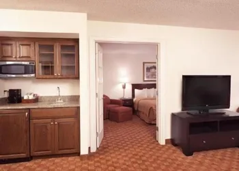 Ann Arbor Regent Hotel & Suites hotel thumbnail 2