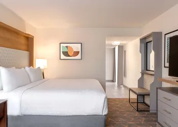 DoubleTree by Hilton Fort Worth South hotel thumbnail 8