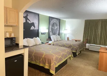 Super 8 by Wyndham Fort Worth Downtown South hotel thumbnail 3